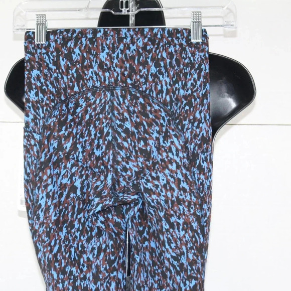 lululemon - Picture 5 of 9